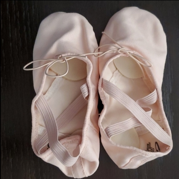 Ballet Shoes - Picture 1 of 4
